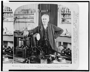 Alva Edison: inventó, entre otros: el fonógrafo, la máquina de escribir, la batería alcalina...