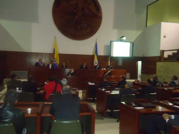 panorámica del recinto legislativo de Cundinamarca, durante el acto de condecoración