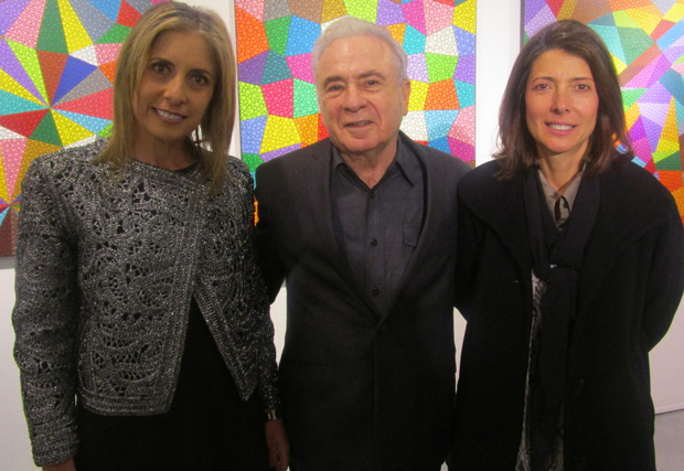 La artista Ivette Bassan, el curador de la exposición Eduardo Serrano y la directora de la Galería Laura Jaramillo. 