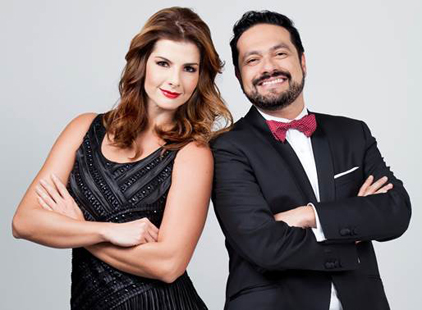 Carolina Cruz y Santiago García, los presentadores. 