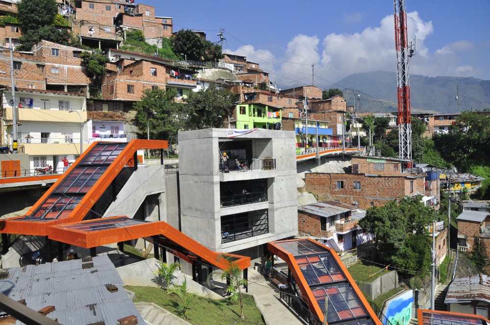 La sombra de los malos días ya es sólo eso: una sombra. La trasformación lograda, en estos 9 años de operación, por este ícono de ciudad le ha valido innumerables premios de innovación social a Medellín. 